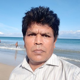Mahendra, 51 yrs.old from Kandy, Sri Lanka
