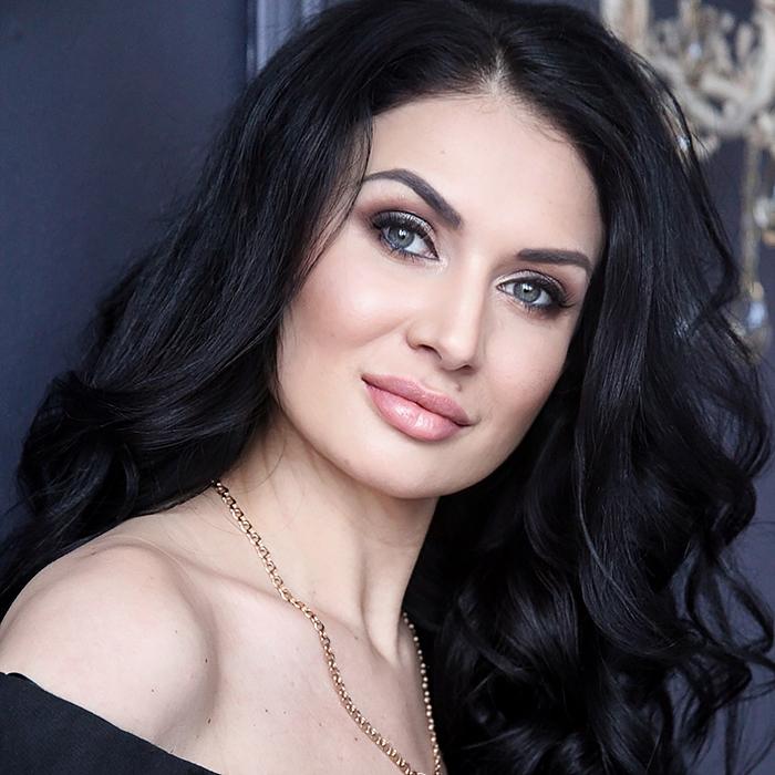 Amazing mail order bride Viktoria, 45 yrs.old from Eastern Europe