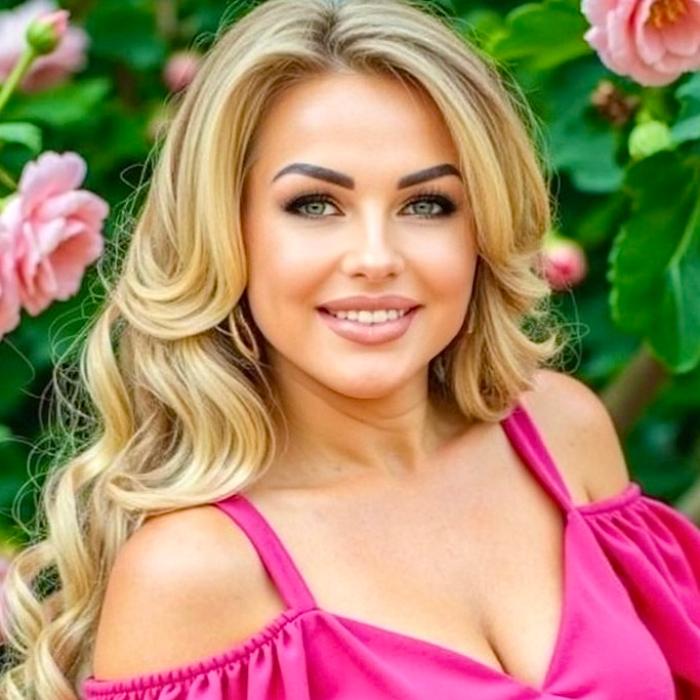 Gorgeous girl Anna, 45 yrs.old from Eastern Europe