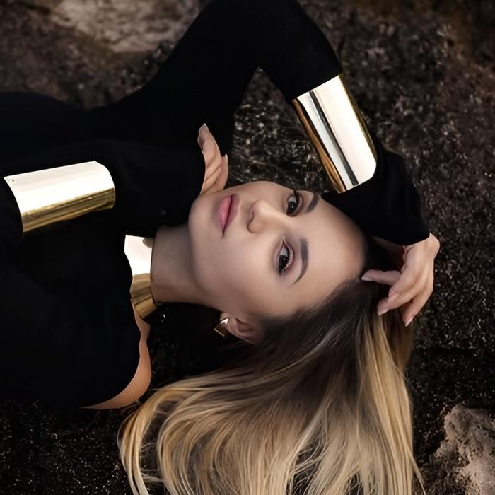 Beautiful wife Karina, 34 yrs.old from Dnepropetrovsk, Ukraine