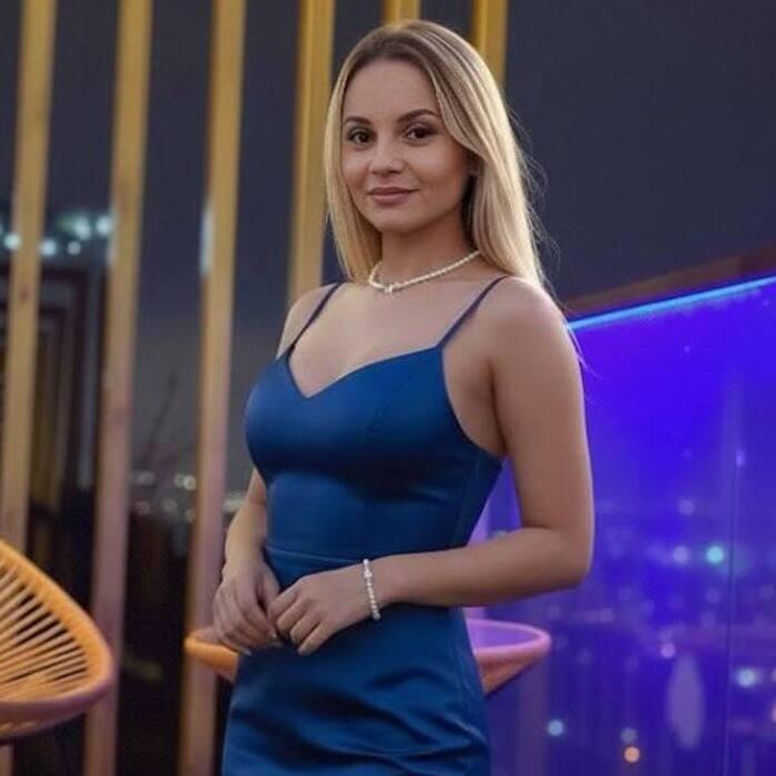 Gorgeous girlfriend Karina, 34 yrs.old from Dnepropetrovsk, Ukraine