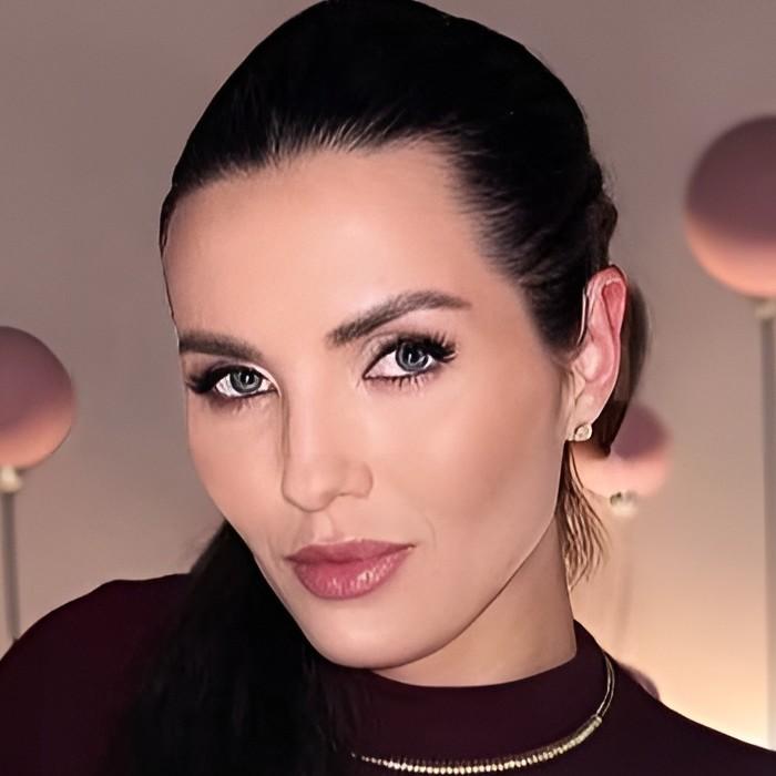 Single woman Anna, 37 yrs.old from Eastern Europe