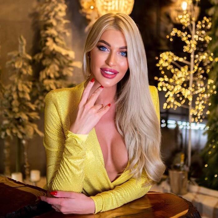 Gorgeous girl Oksana, 40 yrs.old from Kiev, Ukraine