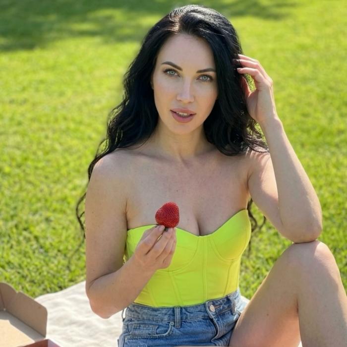 Sexy girl Anna, 38 yrs.old from Kiev, Ukraine