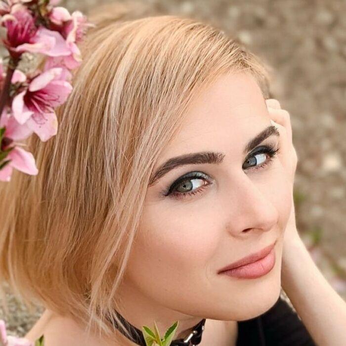 Single miss Kseniya, 36 yrs.old from Eastern Europe