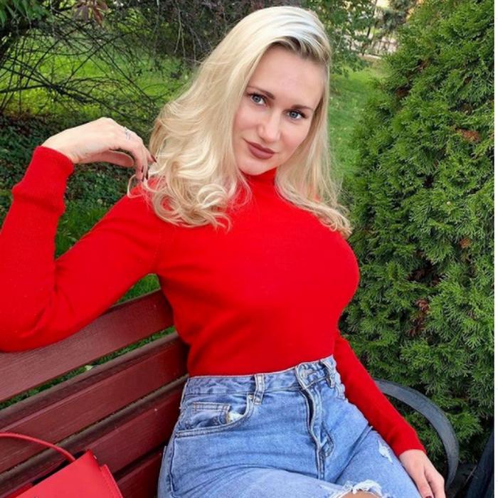 Single wife Ksenia, 33 yrs.old from Eastern Europe