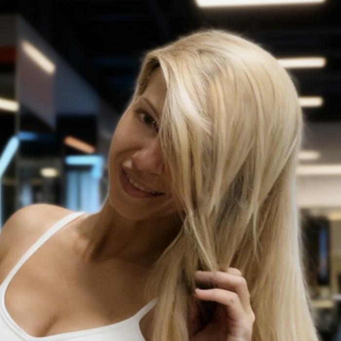 Charming bride Irina, 40 yrs.old from Eastern Europe