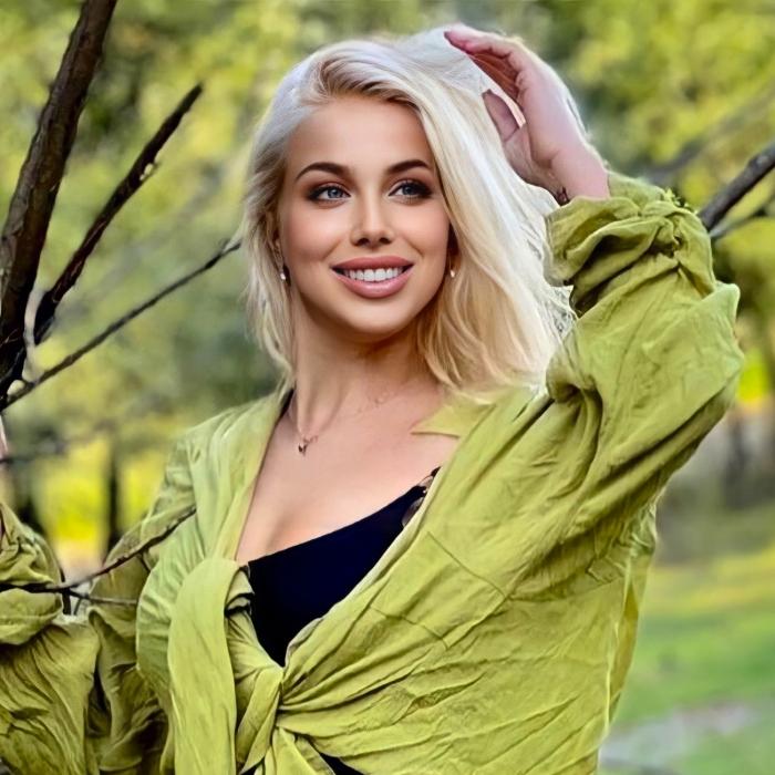 Charming miss Yulia, 32 yrs.old from Poltava, Ukraine