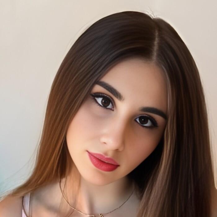 Charming woman Laura, 25 yrs.old from Eastern Europe