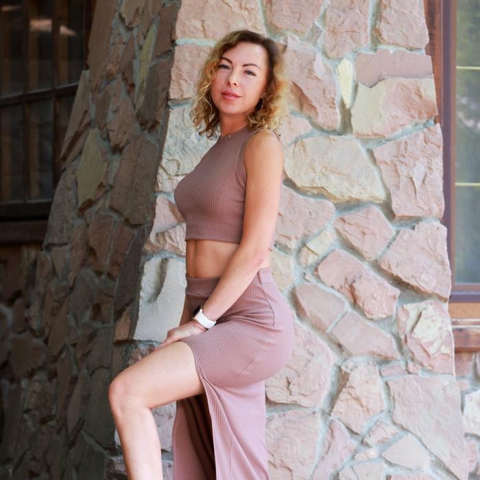 Nice wife Olga, 40 yrs.old from Khmelnytskyi, Ukraine