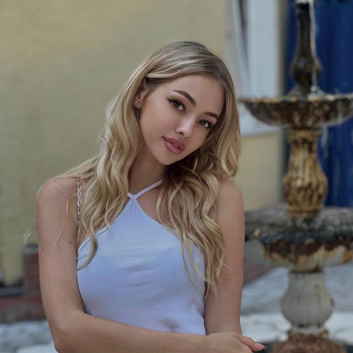 Single mail order bride Diana, 24 yrs.old from Odessa, Ukraine