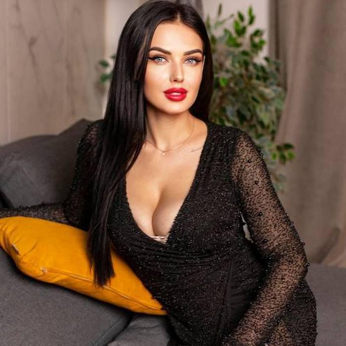 Amazing mail order bride Elena, 27 yrs.old from Kyiv, Ukraine