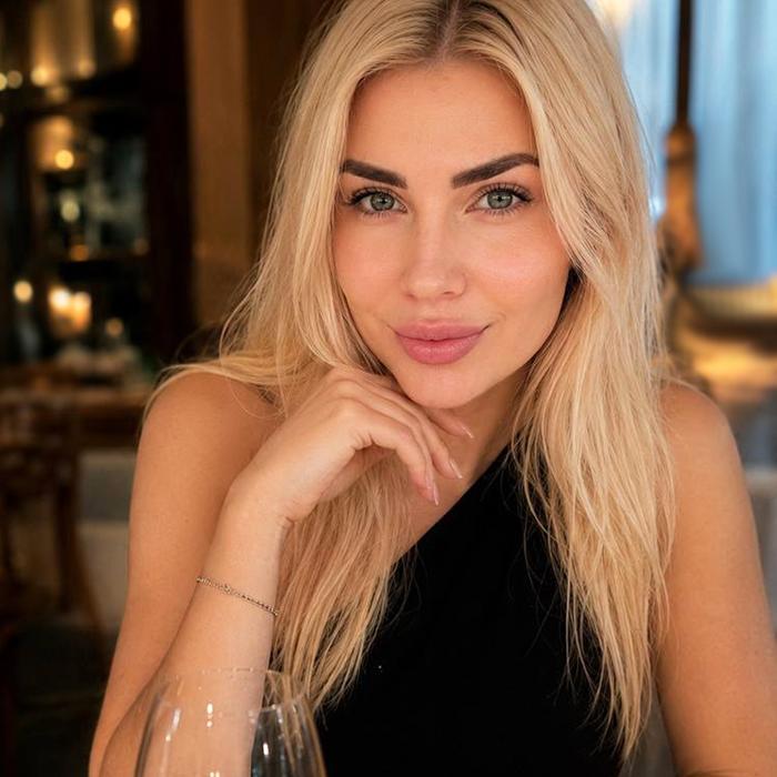 Amazing bride Polina, 39 yrs.old from Kharkov, Ukraine