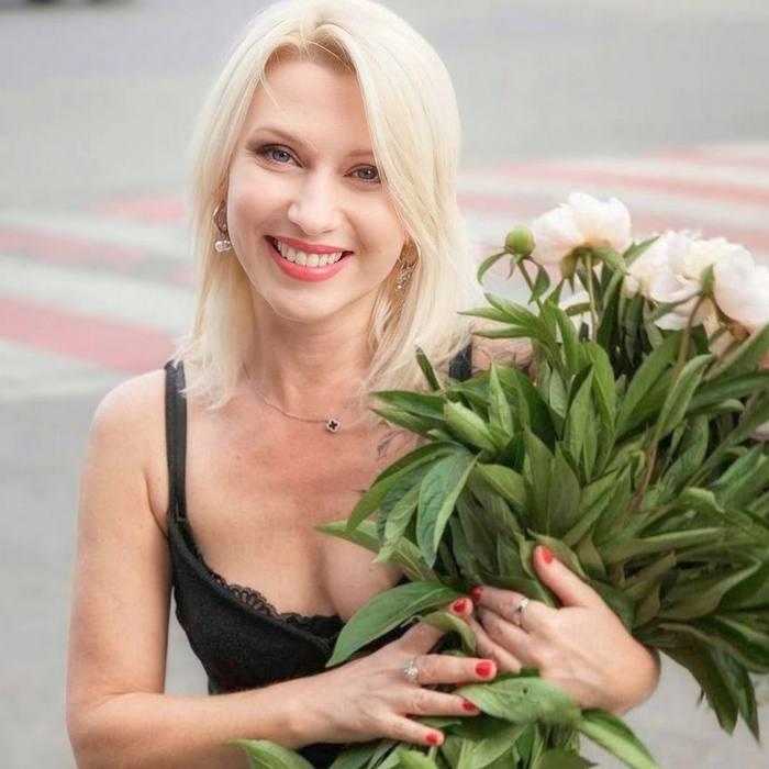 Gorgeous lady Natalia, 50 yrs.old from Kyiv, Ukraine