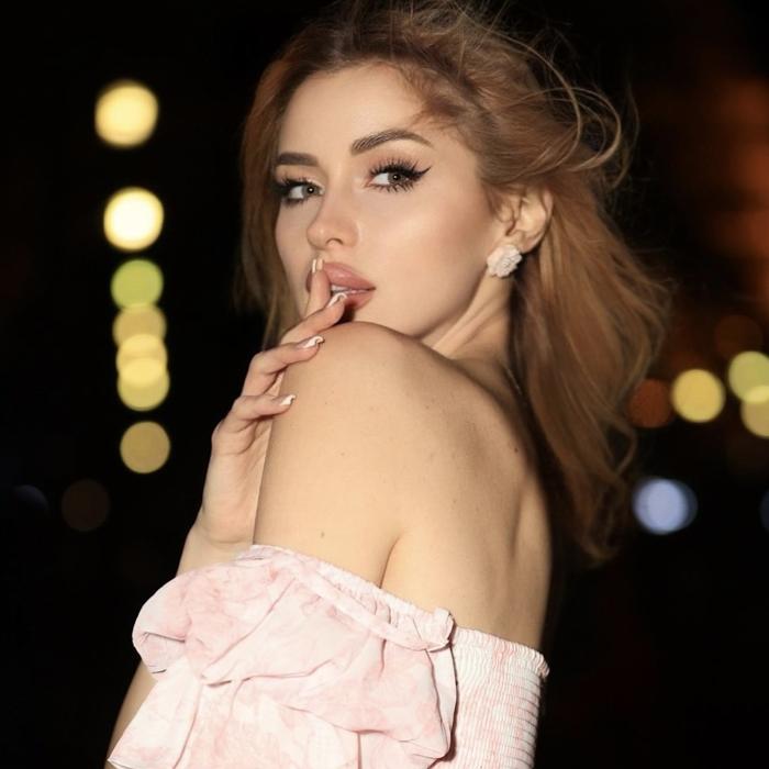Gorgeous girlfriend Elena, 21 yrs.old from Kharkov, Ukraine