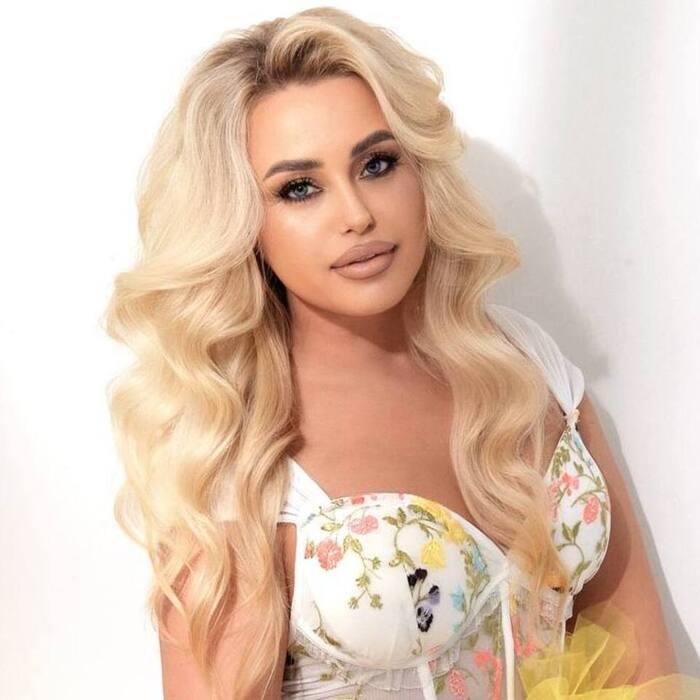 pretty pen pal Eleonora, 36 yrs.old from Kharkiv, Ukraine