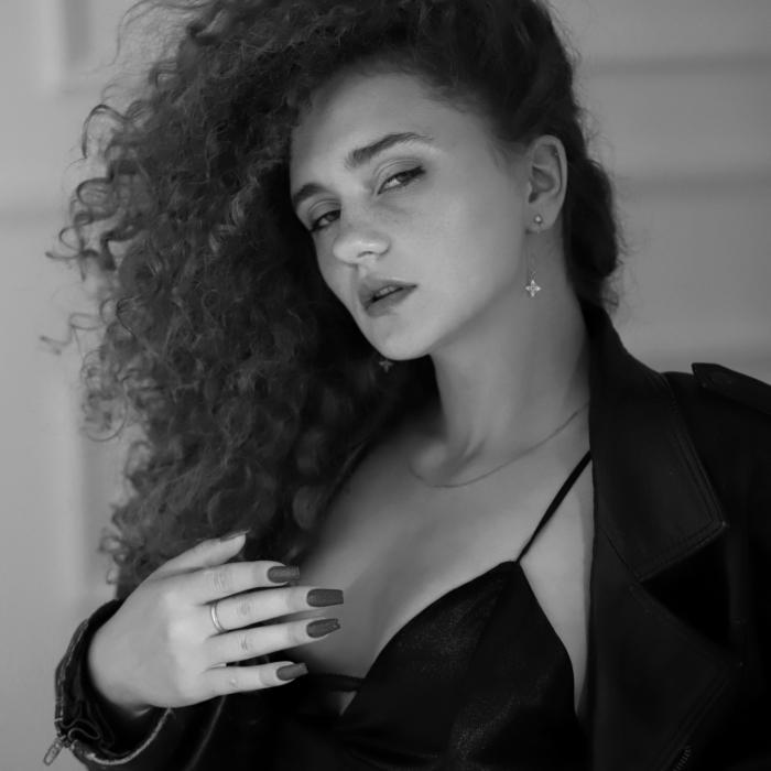 Single woman Kira, 20 yrs.old from Eastern Europe