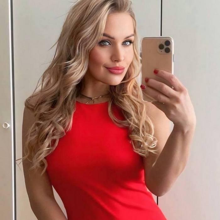 Sexy mail order bride Alina, 36 yrs.old from Kyiv, Ukraine
