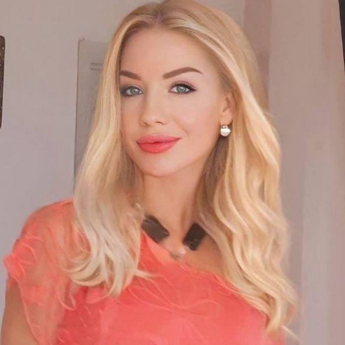 Sexy miss Oksana, 44 yrs.old from Kyiv, Ukraine