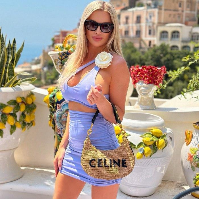 Pretty miss Anna, 37 yrs.old from Hamburg, Germany