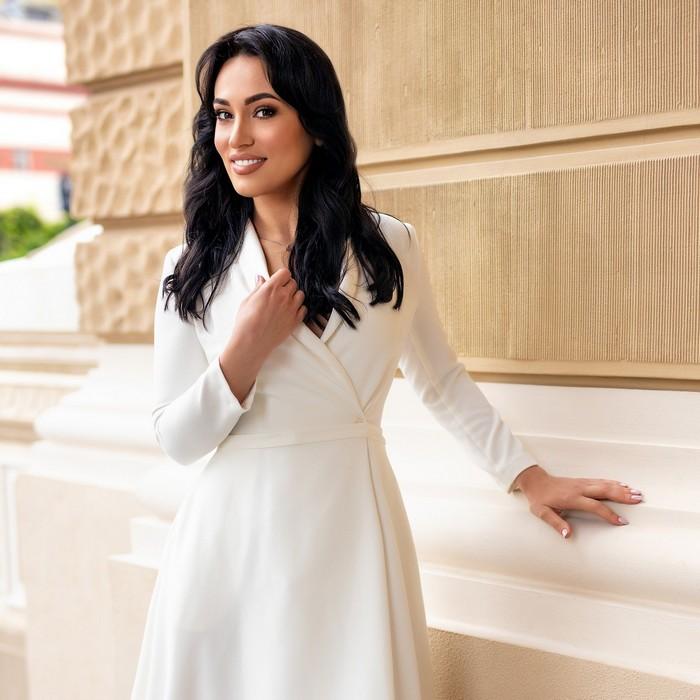 Amazing mail order bride Elena, 41 yrs.old from Dnipro, Ukraine