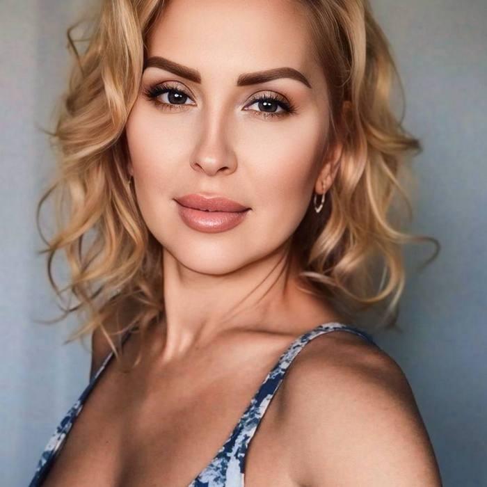 gorgeous bride Eva, 50 yrs.old from Lvov, Ukraine