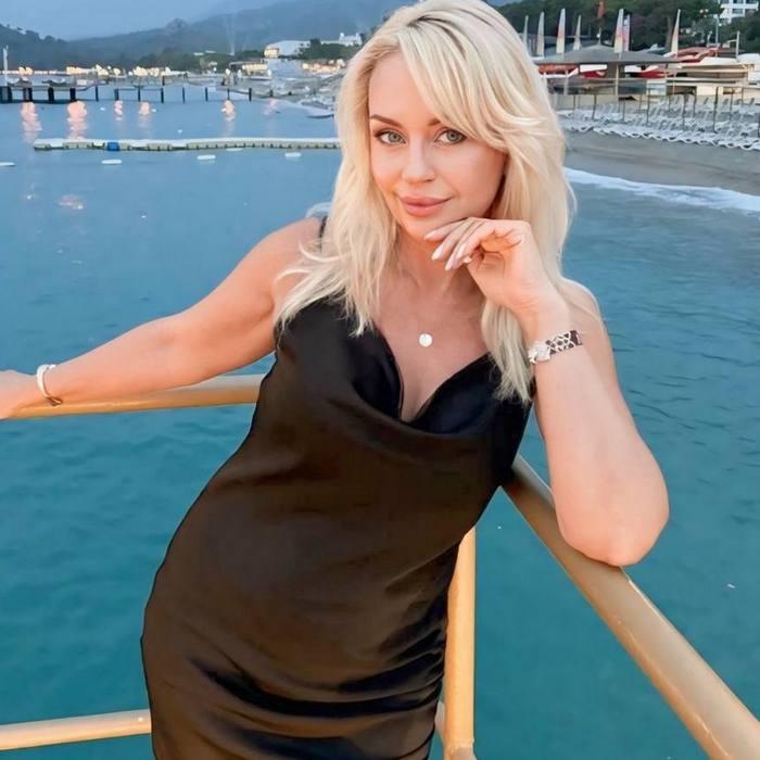 Pretty miss Alena, 51 yrs.old from Dnepr, Ukraine Pretty miss Alena, 51 yrs.old from Dnepr, Ukraine