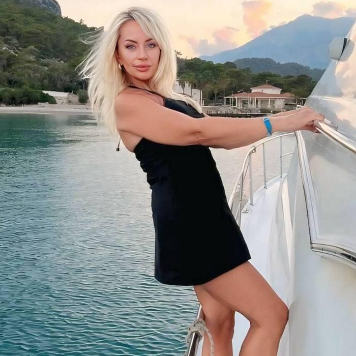 gorgeous pen pal Alena, 51 yrs.old from Dnepr, Ukraine