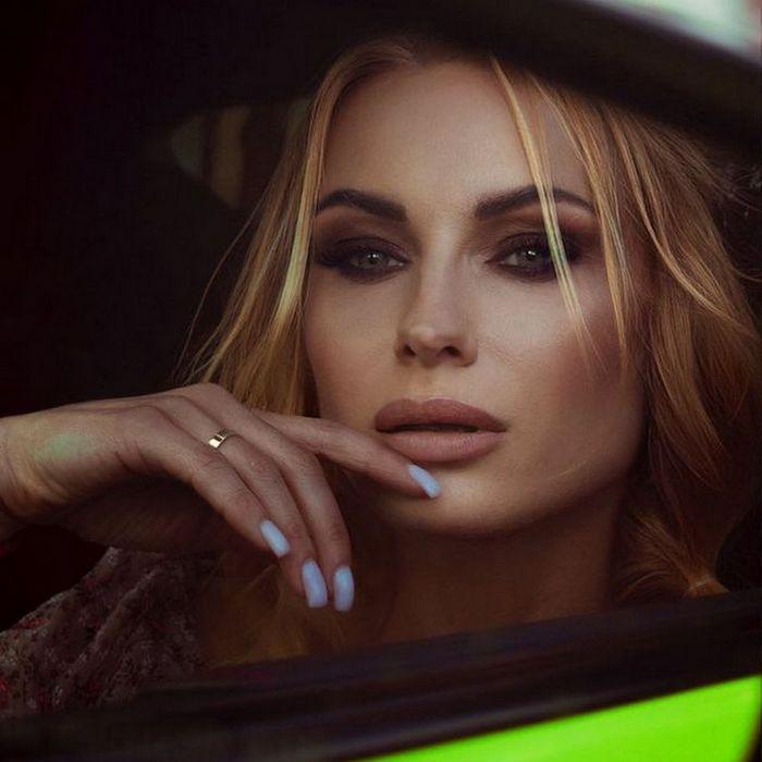 Pretty miss Oksana, 46 yrs.old from Krivoy Rog, Ukraine