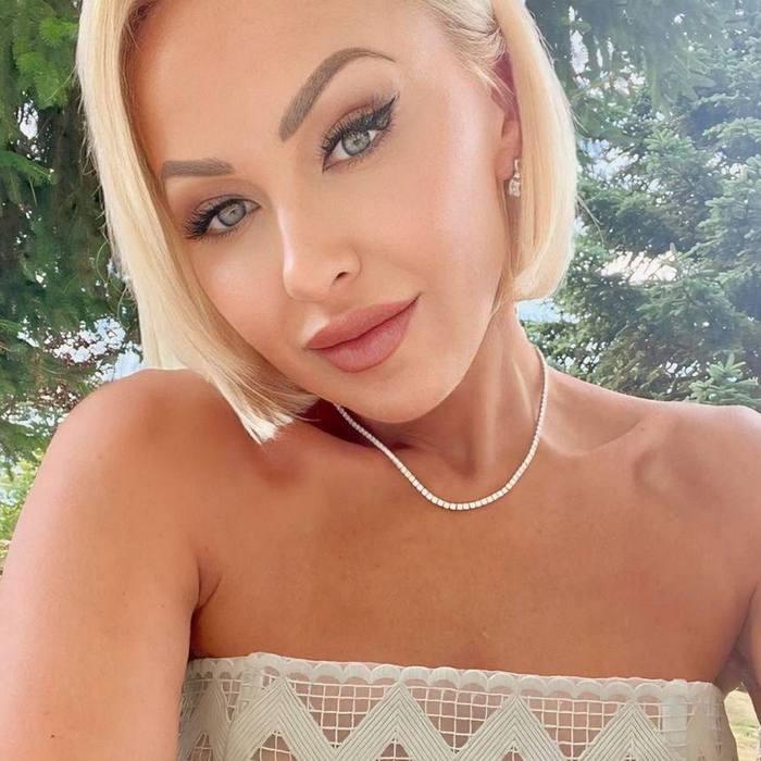Single girlfriend Yuliya, 47 yrs.old from Catanzaro, Italy