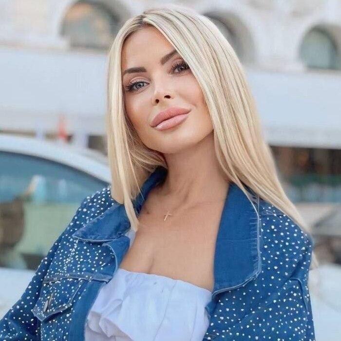 Pretty wife Viktoria, 45 yrs.old from Cannes, France Pretty wife Viktoria, 45 yrs.old from Cannes, France