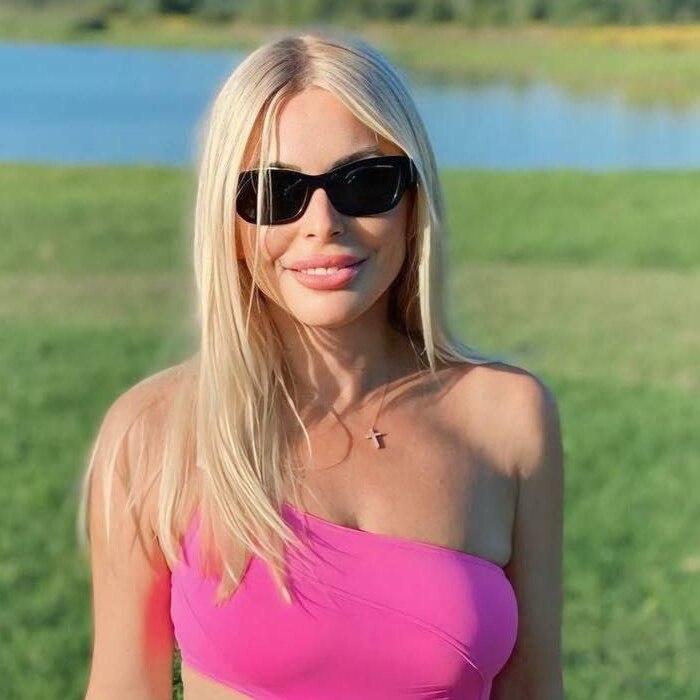 Charming girl Viktoria, 45 yrs.old from Cannes, France Charming girl Viktoria, 45 yrs.old from Cannes, France