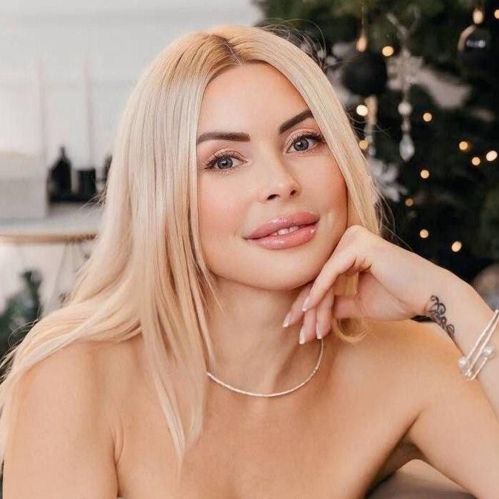 Gorgeous wife Viktoria, 45 yrs.old from Cannes, France Gorgeous wife Viktoria, 45 yrs.old from Cannes, France