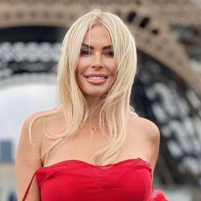 beautiful girlfriend Viktoria, 45 yrs.old from Cannes, France