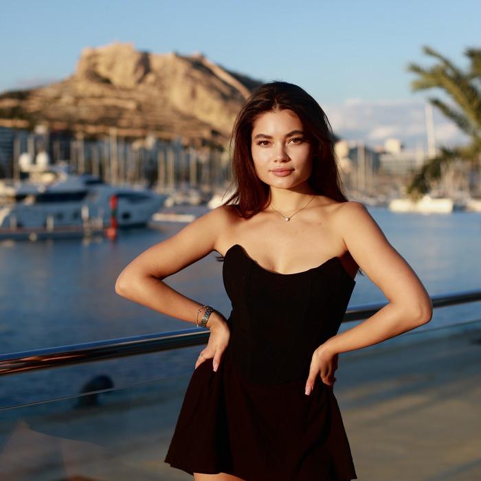 Gorgeous wife Svetlana, 21 yrs.old from Alicante, Spain Gorgeous wife Svetlana, 21 yrs.old from Alicante, Spain