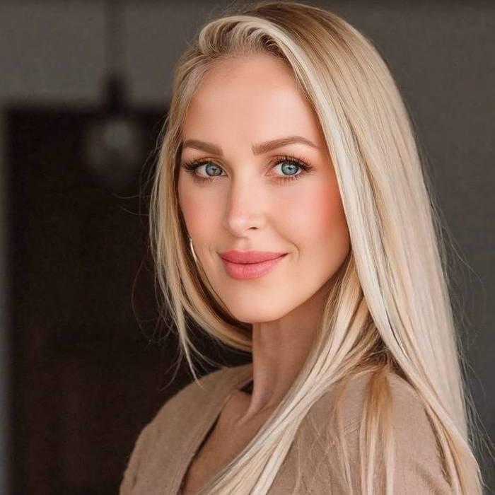 Gorgeous mail order bride Claudia, 48 yrs.old from Plata, Spain