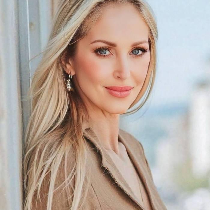 Nice bride Claudia, 48 yrs.old from Plata, Spain