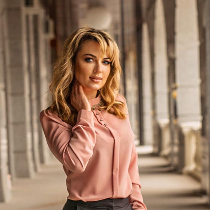 Beautiful miss Aliona, 46 yrs.old from Tiraspol, Moldova