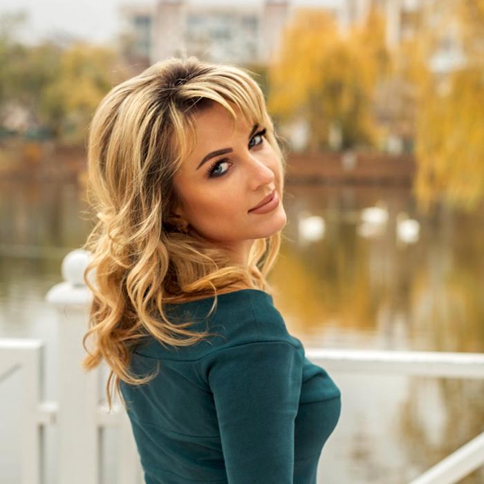 Beautiful mail order bride Aliona, 46 yrs.old from Tiraspol, Moldova