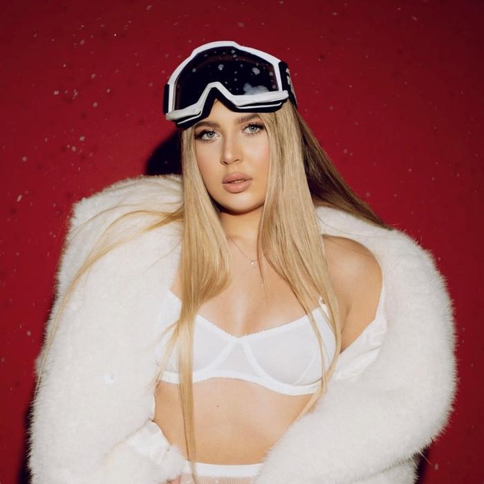 Amazing girlfriend Elina, 18 yrs.old from Kirovograd, Ukraine