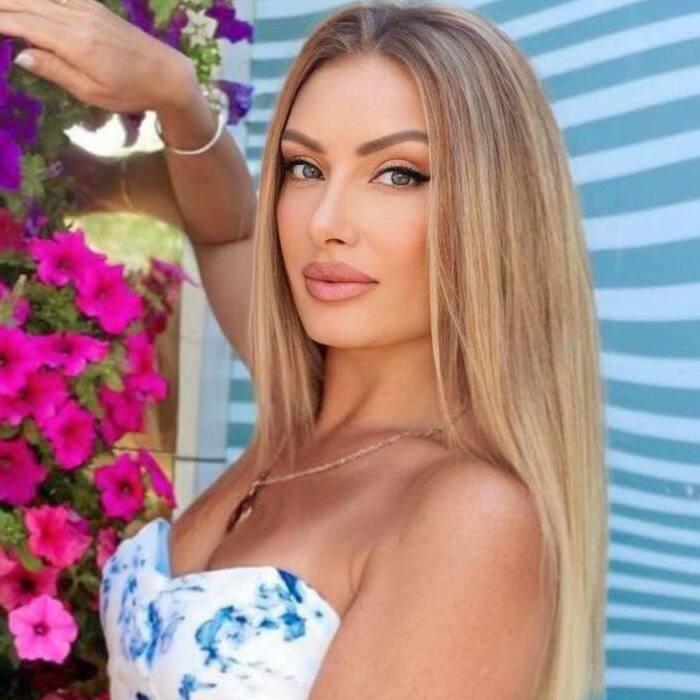 Gorgeous woman Olena, 46 yrs.old from Odessa, Ukraine