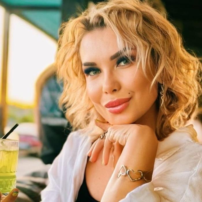 Sexy mail order bride Lyudmila, 49 yrs.old from Kiev, Ukraine