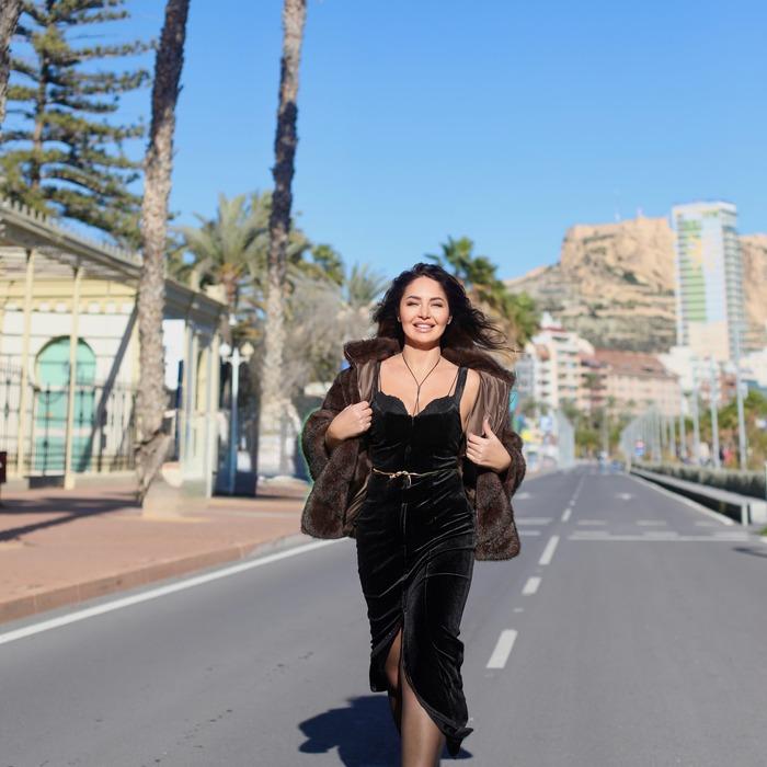 Gorgeous lady Aziza, 44 yrs.old from Alicante, Spain