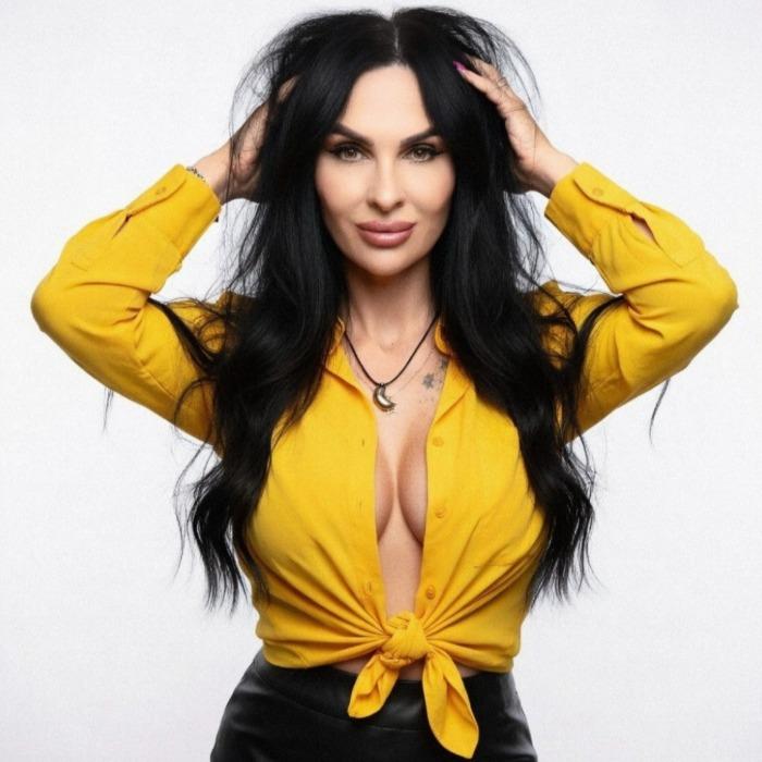 beautiful wife Karyna, 37 yrs.old from Kremenchug, Ukraine