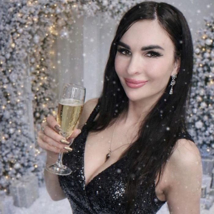 Gorgeous girl Karyna, 36 yrs.old from Kremenchug, Ukraine