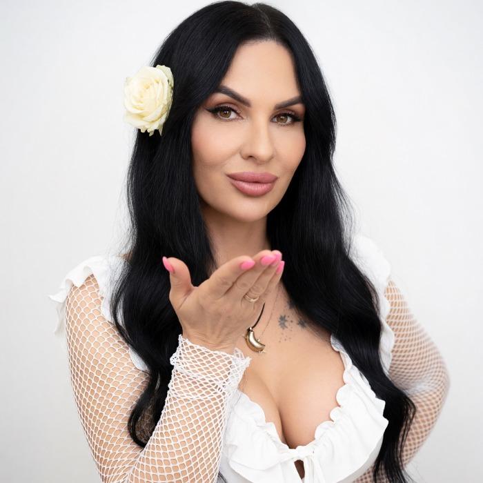 Hot mail order bride Karyna, 37 yrs.old from Kremenchug, Ukraine Hot mail order bride Karyna, 37 yrs.old from Kremenchug, Ukraine