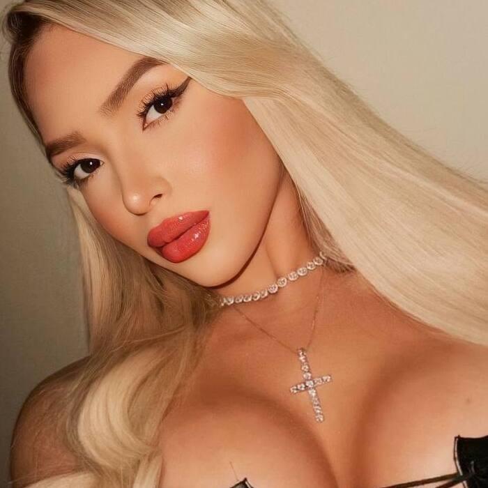 Hot woman Caroline, 22 yrs.old from Sao Paulo, Brazil