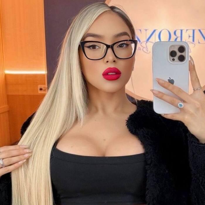 Beautiful girlfriend Caroline, 22 yrs.old from Sao Paulo, Brazil