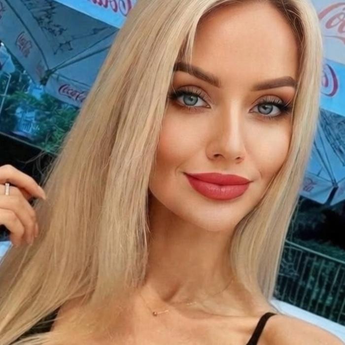 Gorgeous wife Julianna, 33 yrs.old from Brussel, Belgium