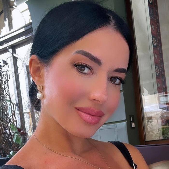 Pretty miss Oksana, 44 yrs.old from Lviv, Ukraine